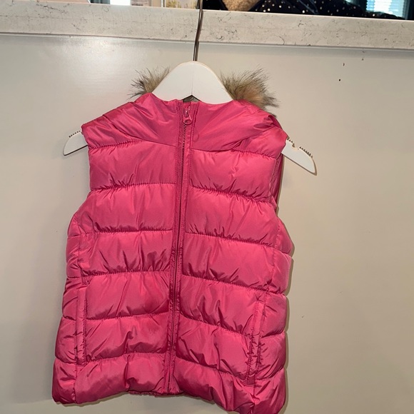 Gap Kids winter fur vest, 6/7 size small, brand new! - Picture 3 of 5